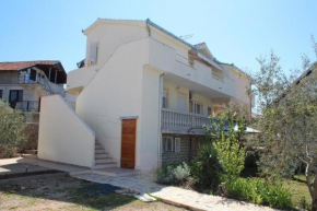 Apartment in Pirovac with Terrace, Air condition, WIFI, Washing machine (4793-1)